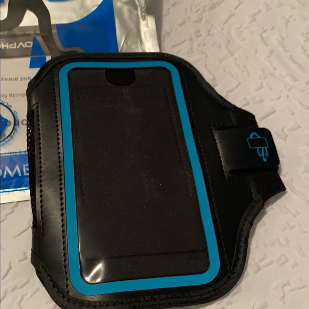 Cell phone holder for exercising